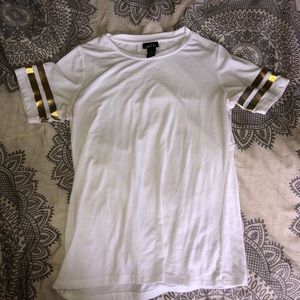 White t shirt with gold stripes